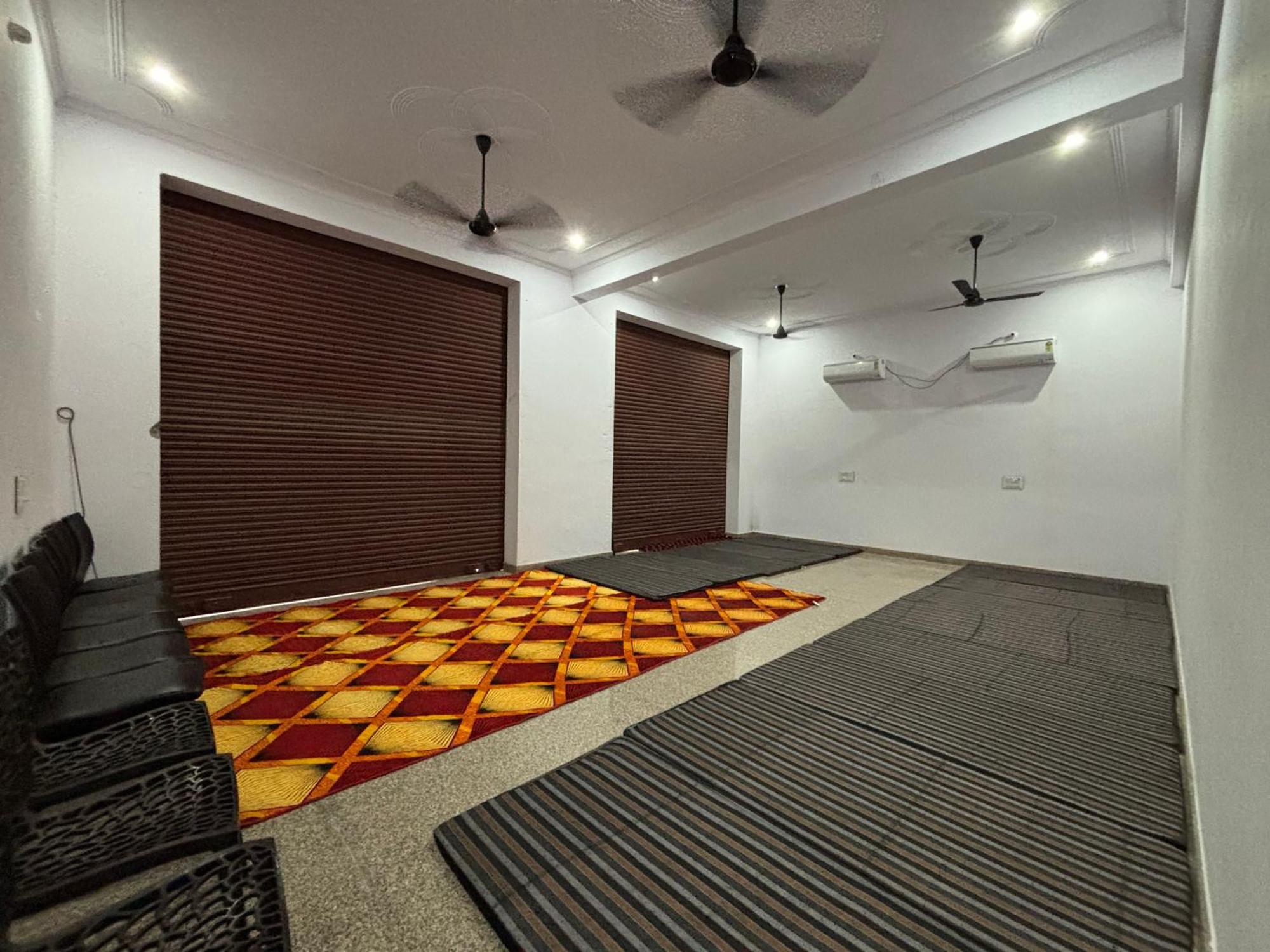 Hotel Raghunath Palace Khātu Екстериор снимка