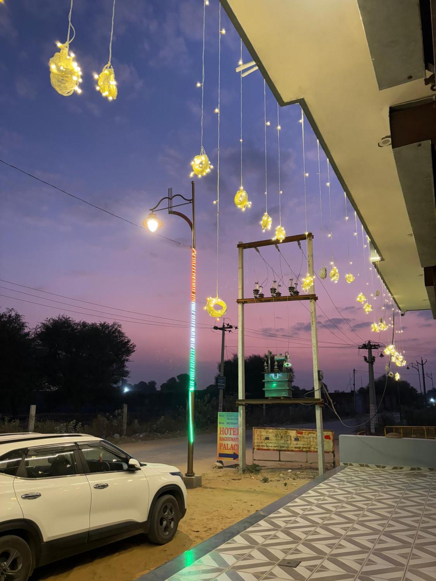 Hotel Raghunath Palace Khātu Екстериор снимка